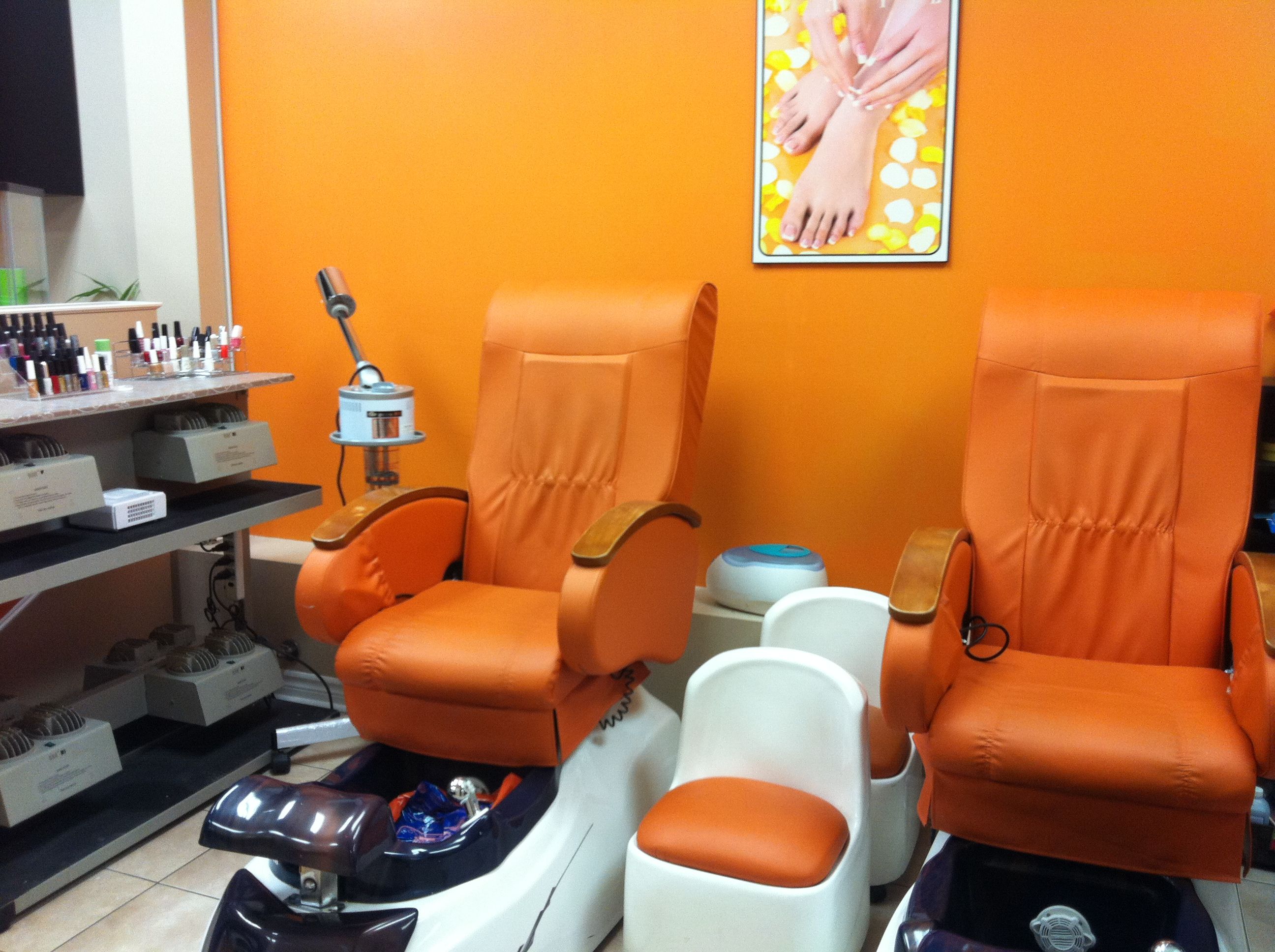 Generations Beauty Salon &a; Boutique - Logo