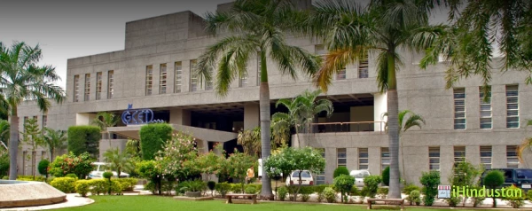G H Patel College of Engineering & Technology - Logo
