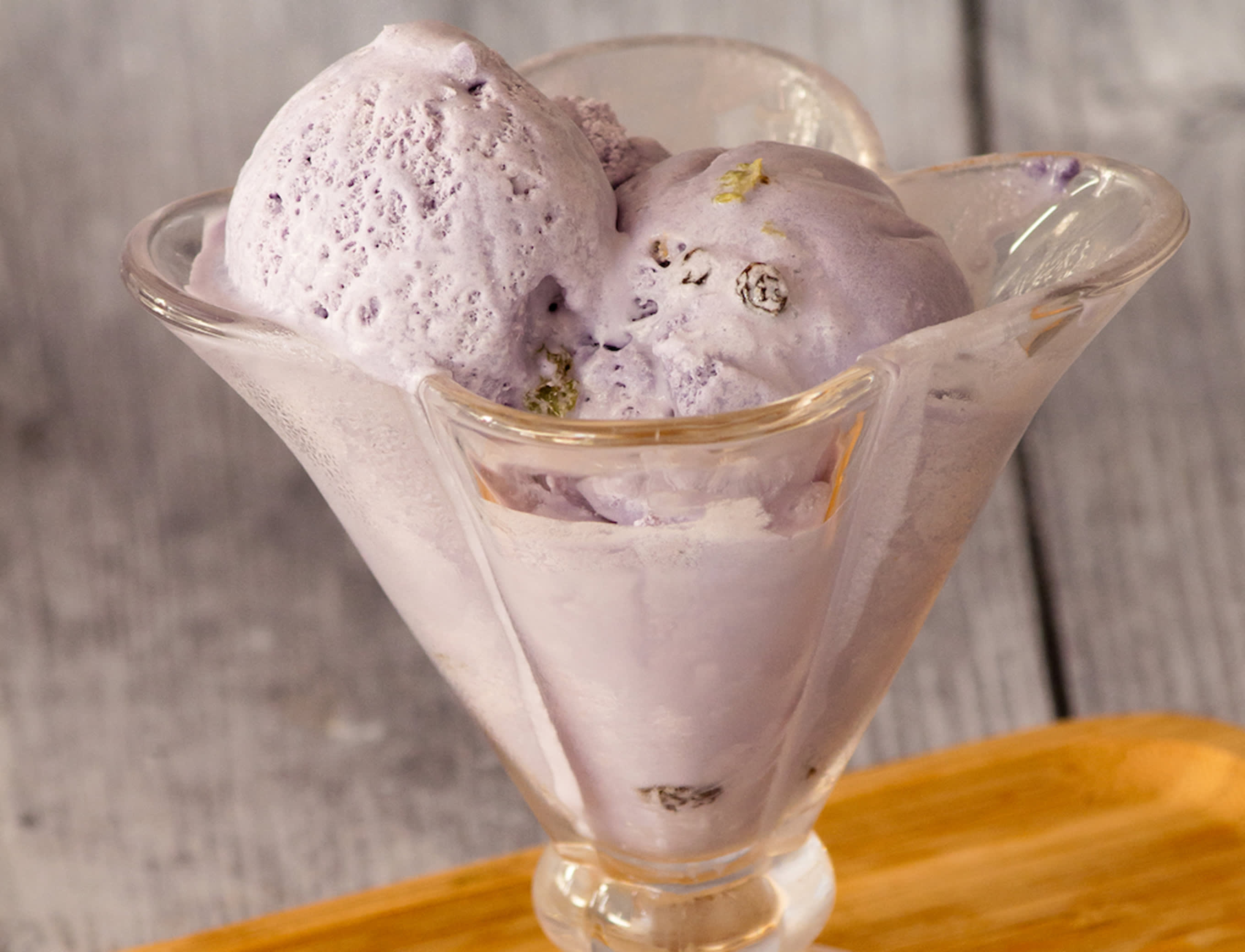 Gianis - Ice Cream, Shakes & Sundaes - Logo