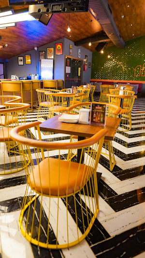 Gilly'S Restobar - Logo