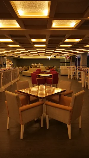 Gilly's Resto Bar - Cover photo