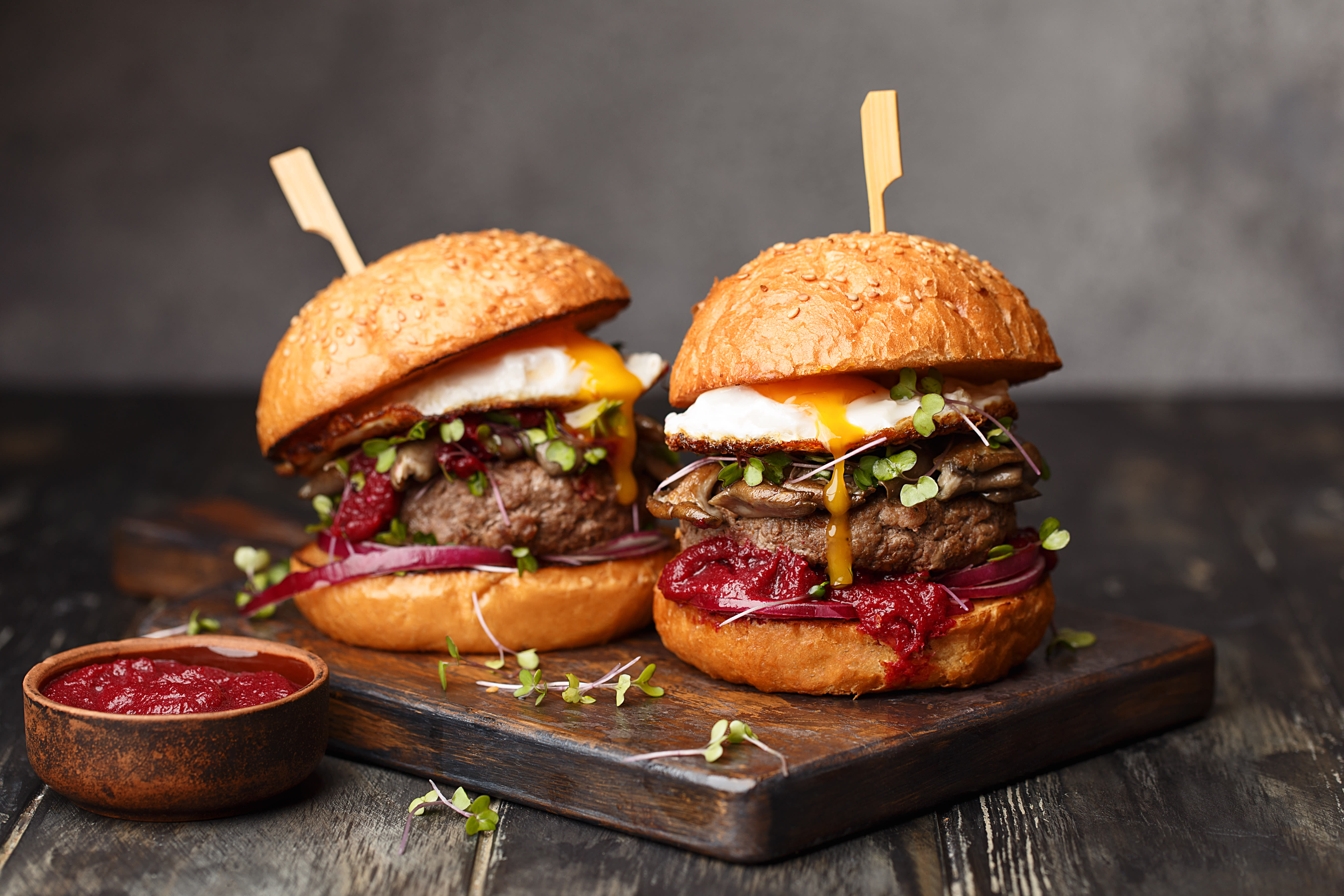 Ginni Burgers - Logo
