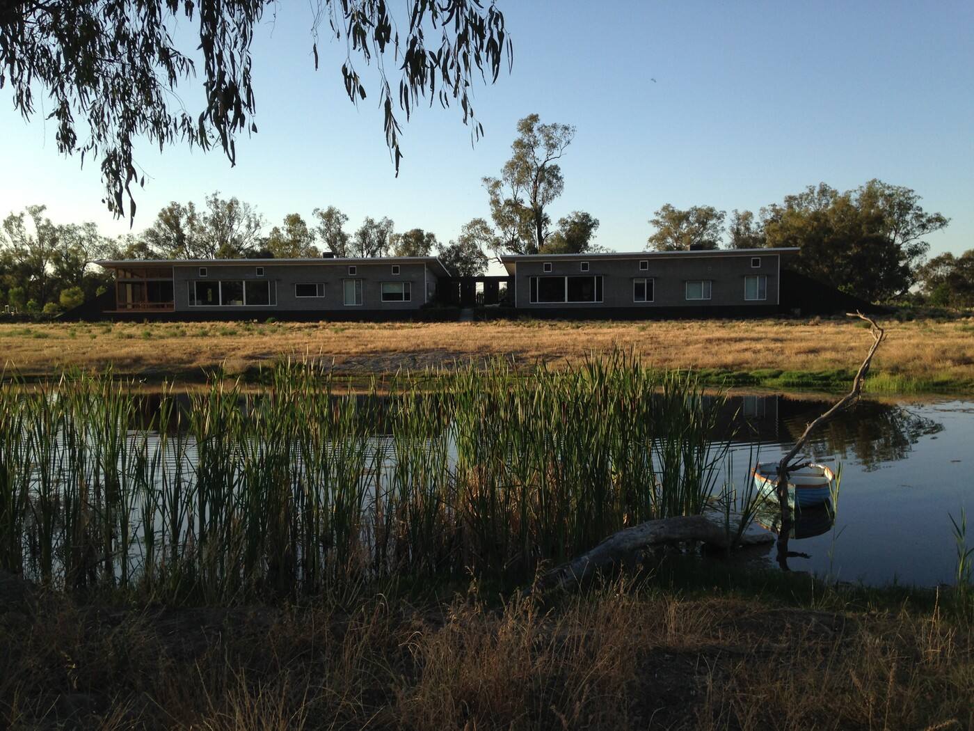 Girragirra Retreat - Logo