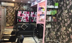 Glamztrend By Bharti Sharma - Logo