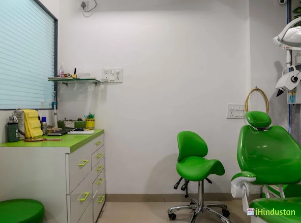 Gloss & Floss Dental Clinic - Logo