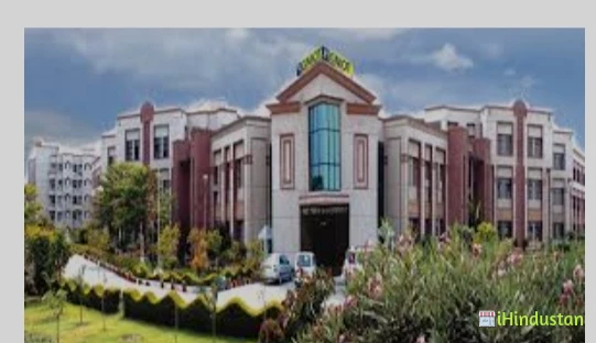 GNIOT College of Management - Logo