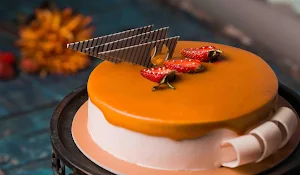 Golden Cakes - Logo