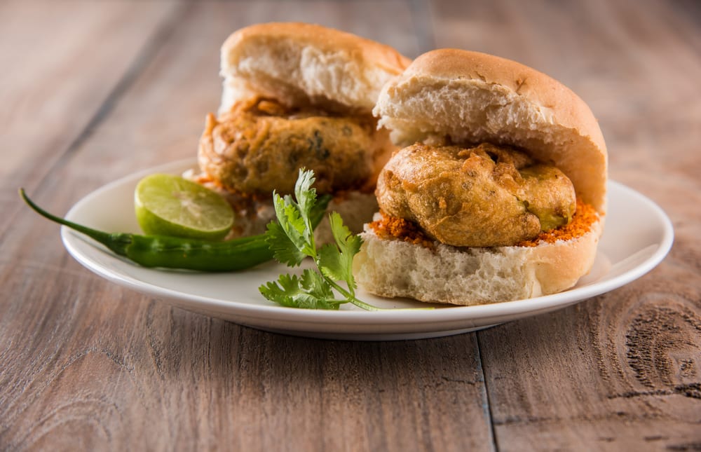 Golis Vada Pav - Logo