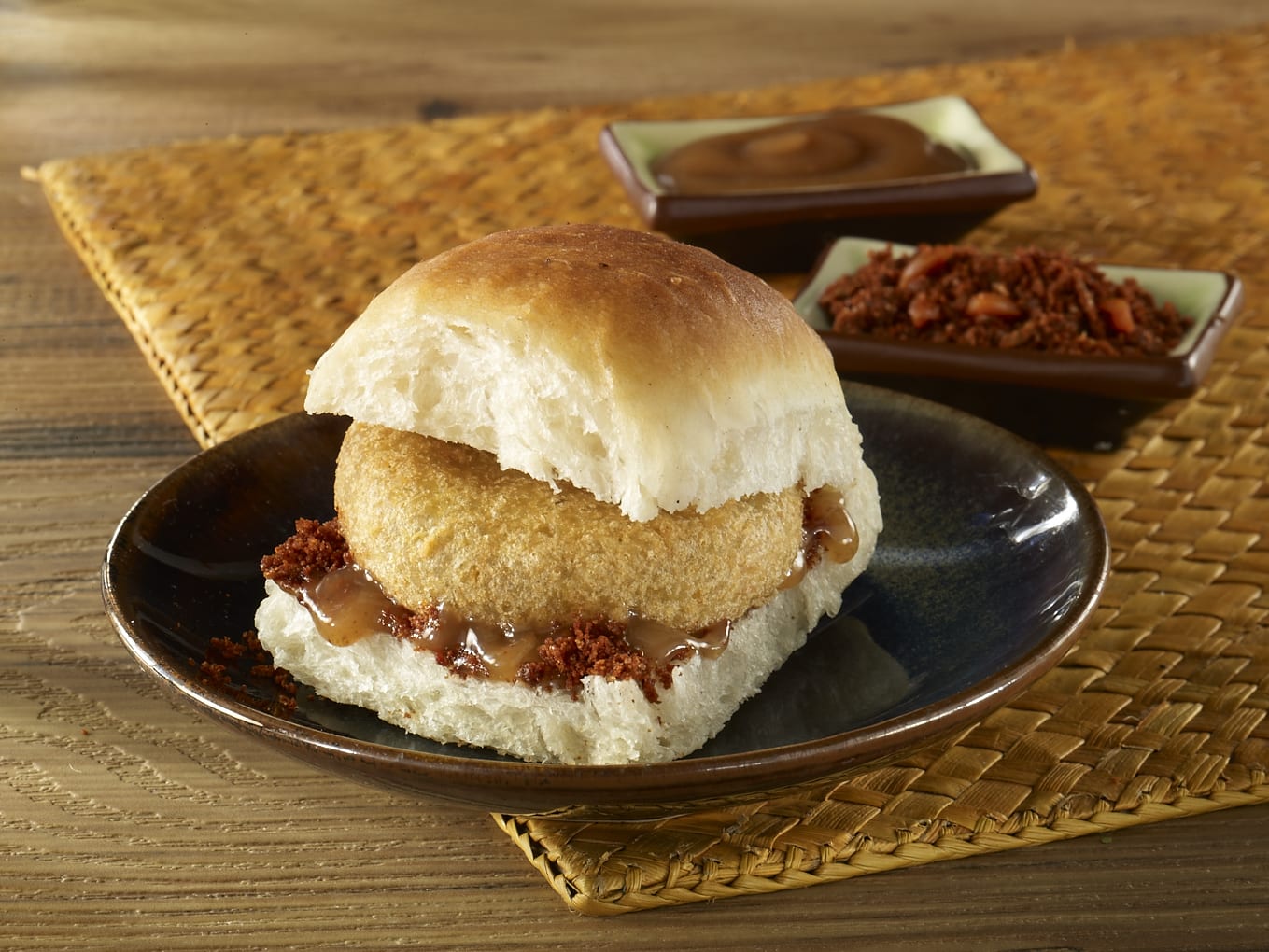 Goli Vada Pav No.1 - Logo
