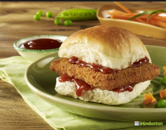 Goli Vada Pav No. 1 - Logo
