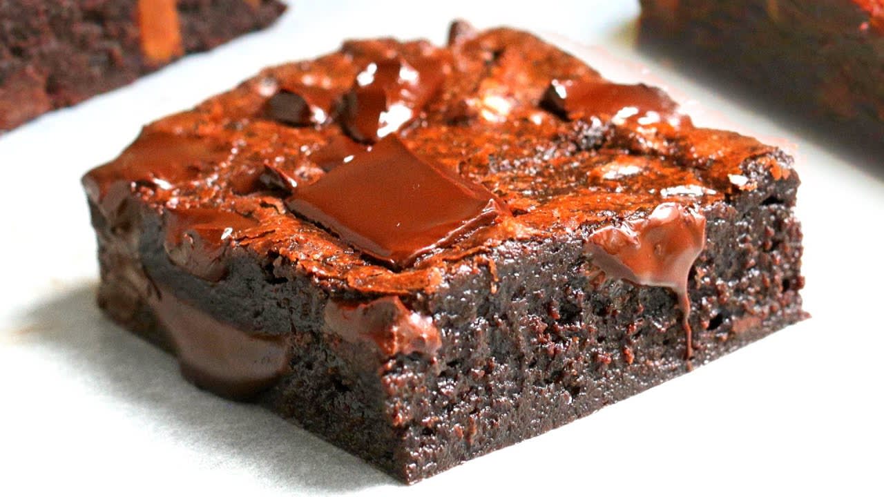 Gooeylty Brownies - Logo