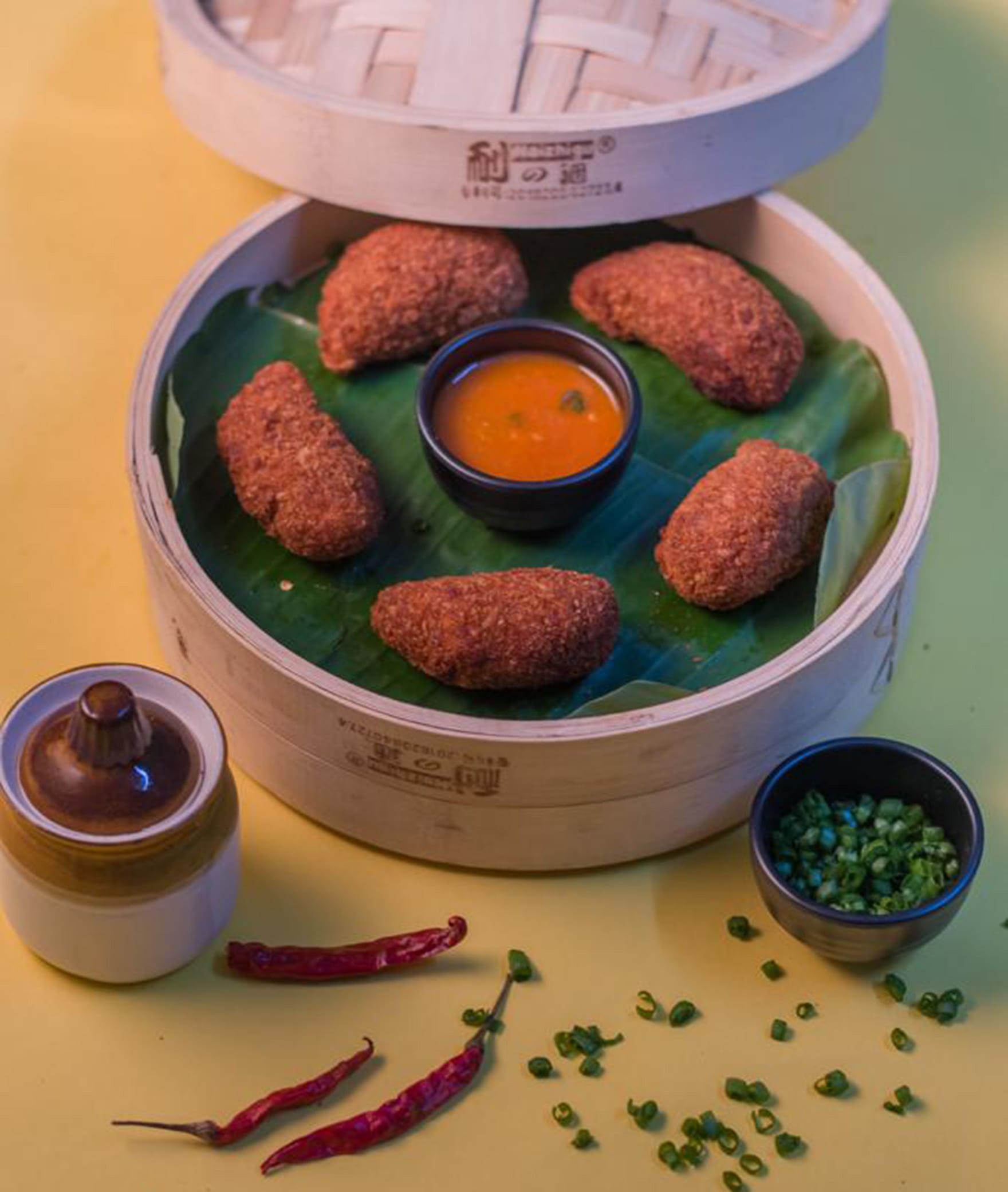Greedy Momos - Logo