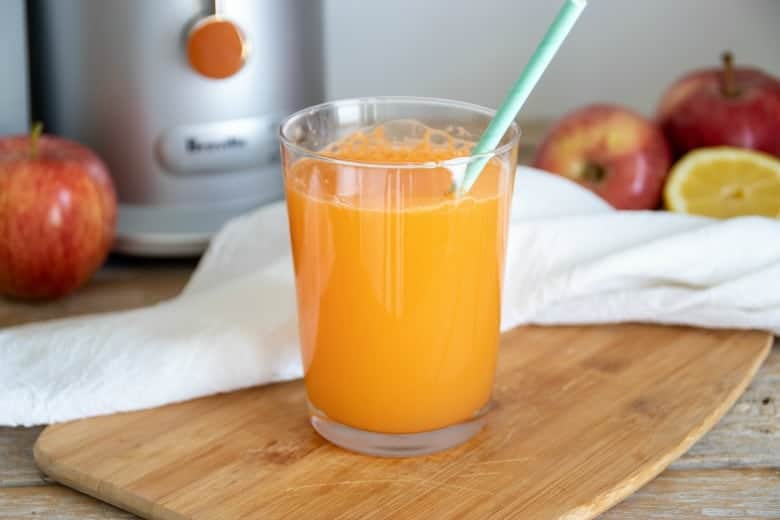Green Bar Juices & More - Logo