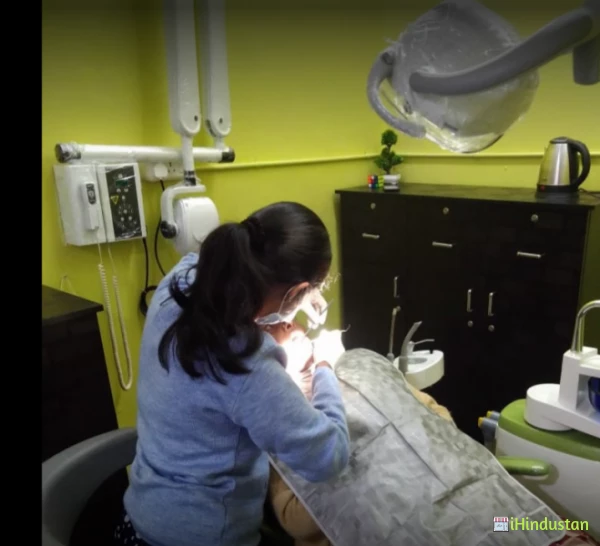 Green Leaf Dental Clinic - Logo