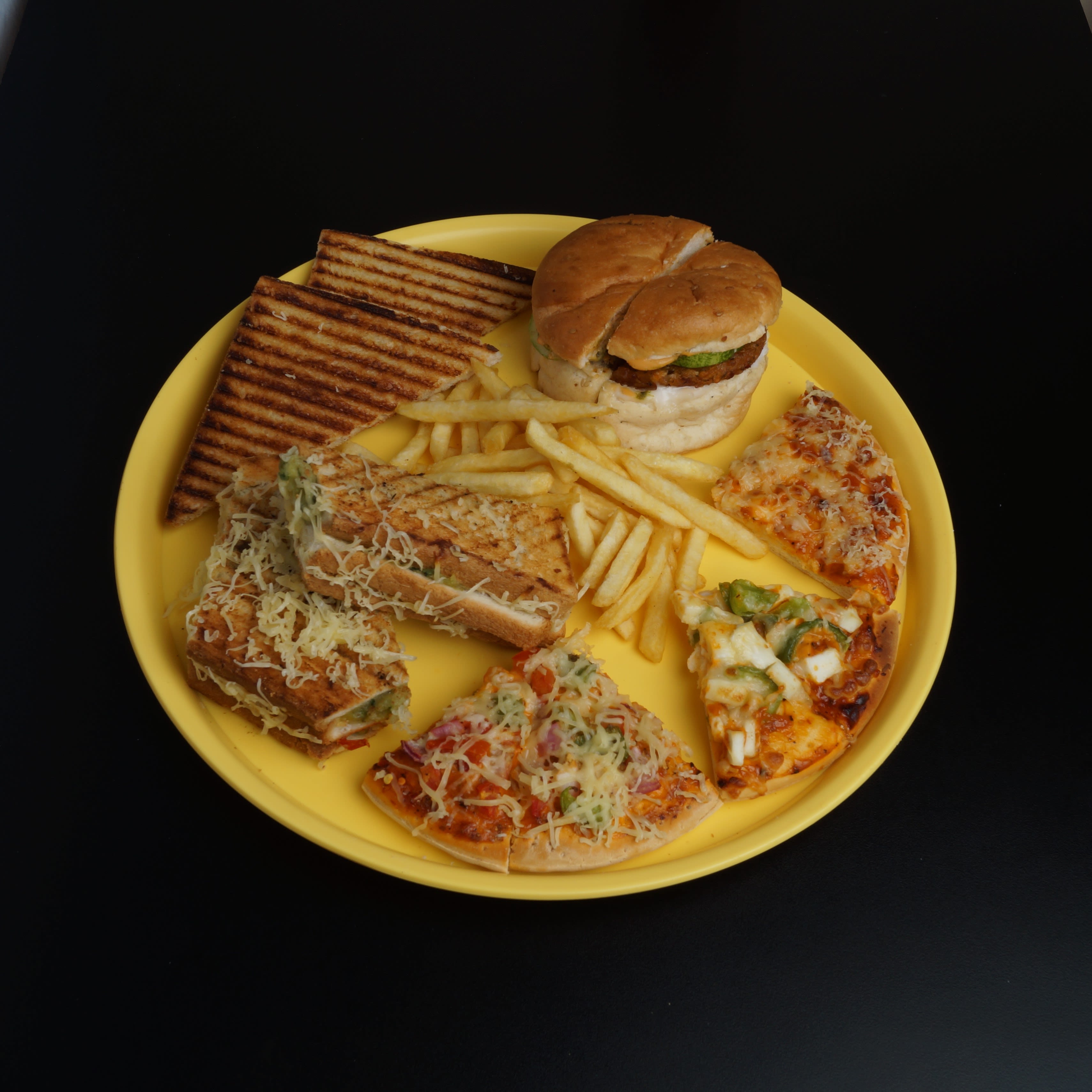 Grill On Wheels Food Cafe - Logo