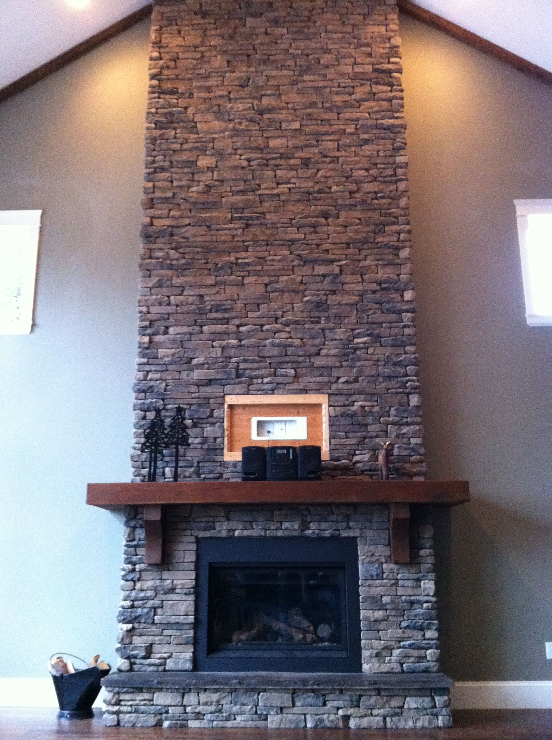 Grizzly Ridge Stone - Cover photo