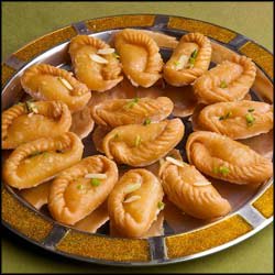 Gulbargas Mama Puri and Special Snacks - Logo