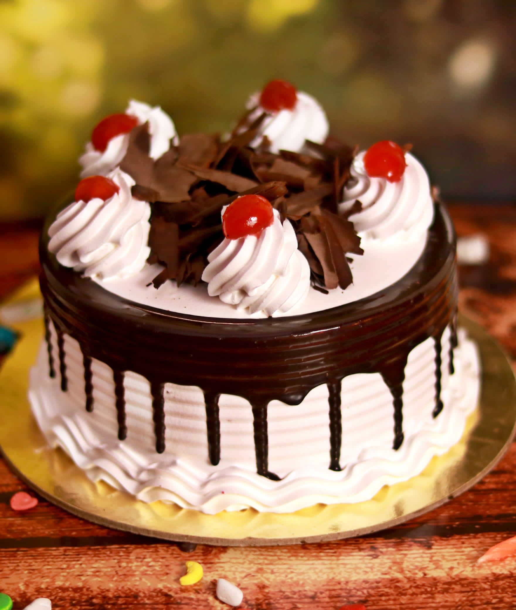 Guruh Cakes - Logo