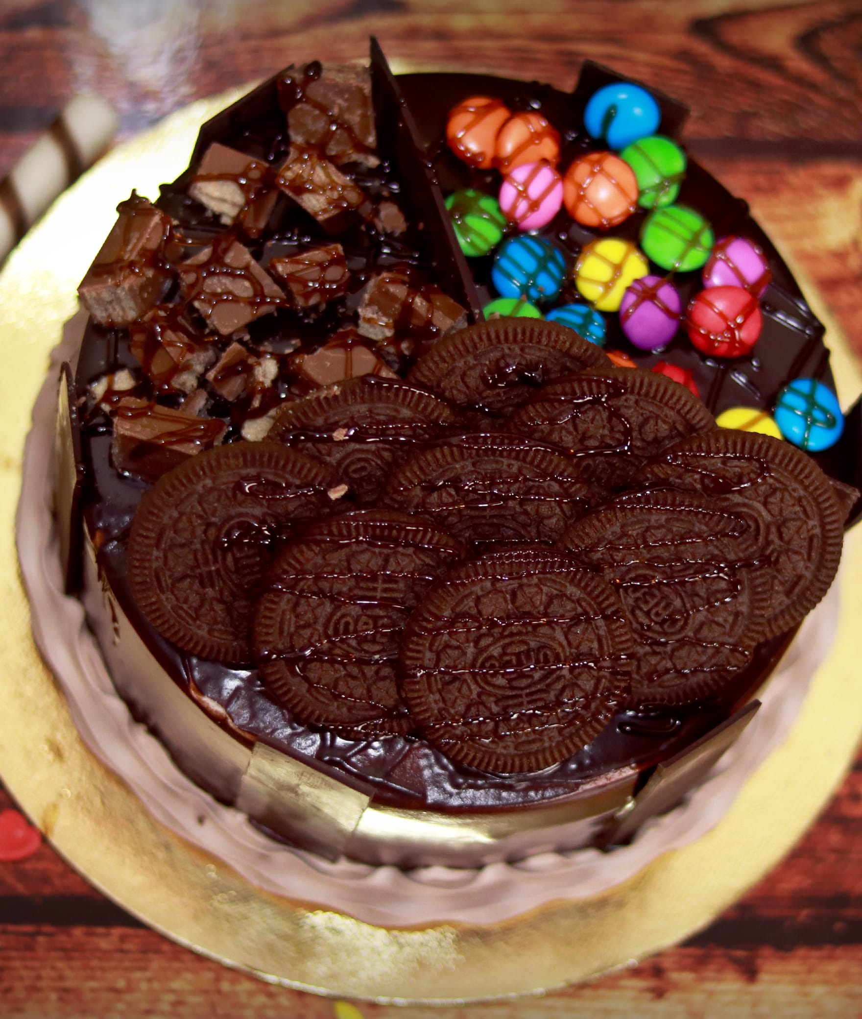 GURUH CAKES (100 % VEG) - Logo