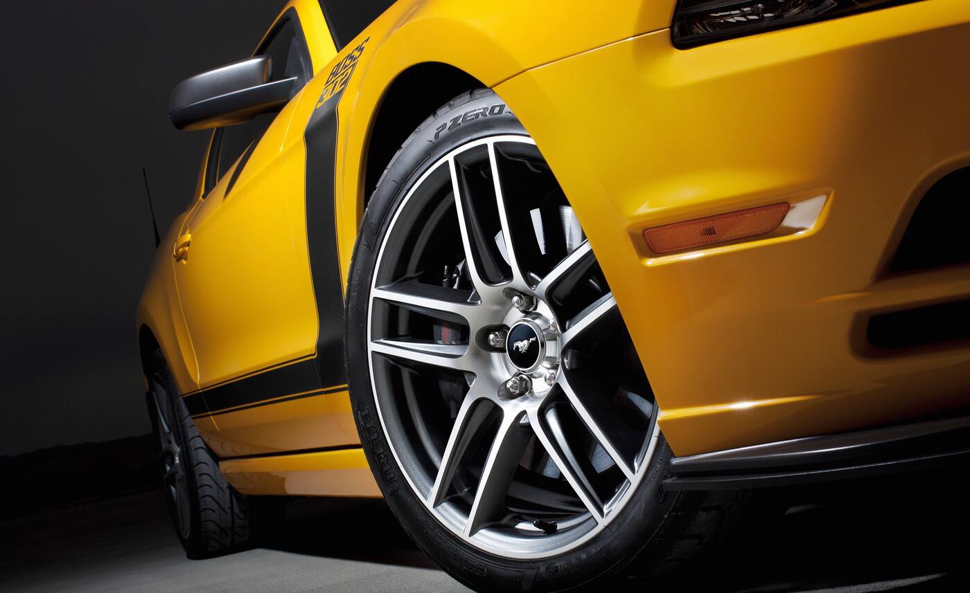Hadi Wheels N Tyre's - Logo