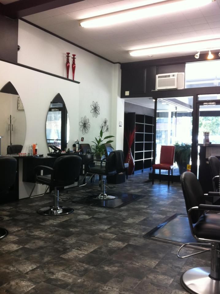 Hair Essentials - Logo