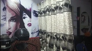 Hair Master Luxury Salon - Logo