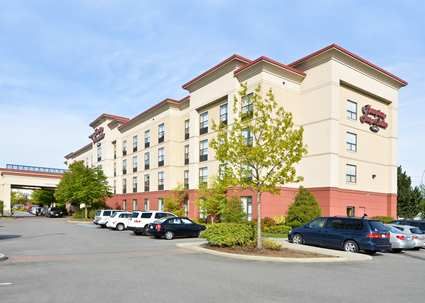 Hampton Inn &a; Suites by Hilton Langley-Surrey - Logo