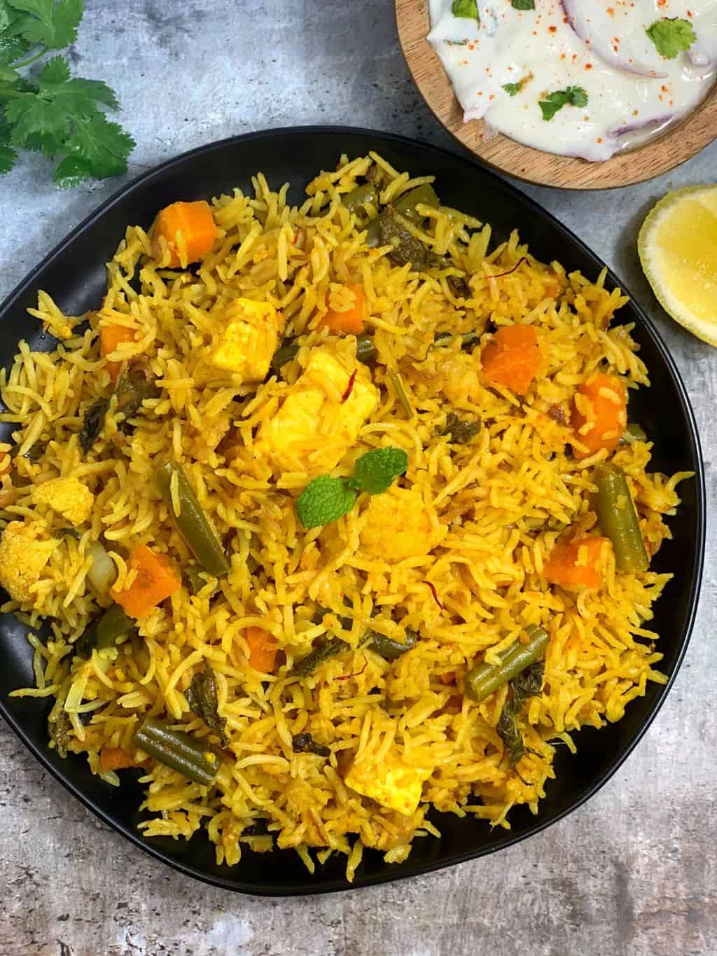 Handi curries and biryani - Logo