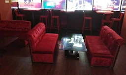 Hangover Lounge - Logo