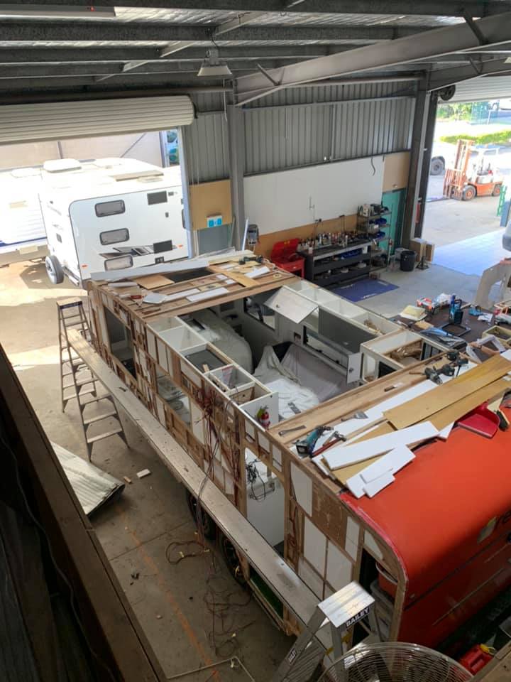 Hanson Caravans Services & Repairs - Logo