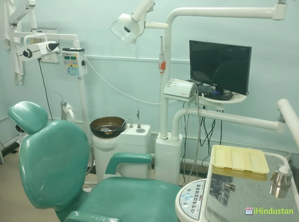 HAPPY ROOTS MULTISPECIALITY DENTAL CLINIC & IMPLANT CEN - Logo