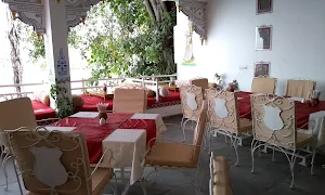 Hari Garh Restaurant - Cover photo