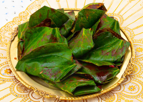 HARILAL PAAN - Logo