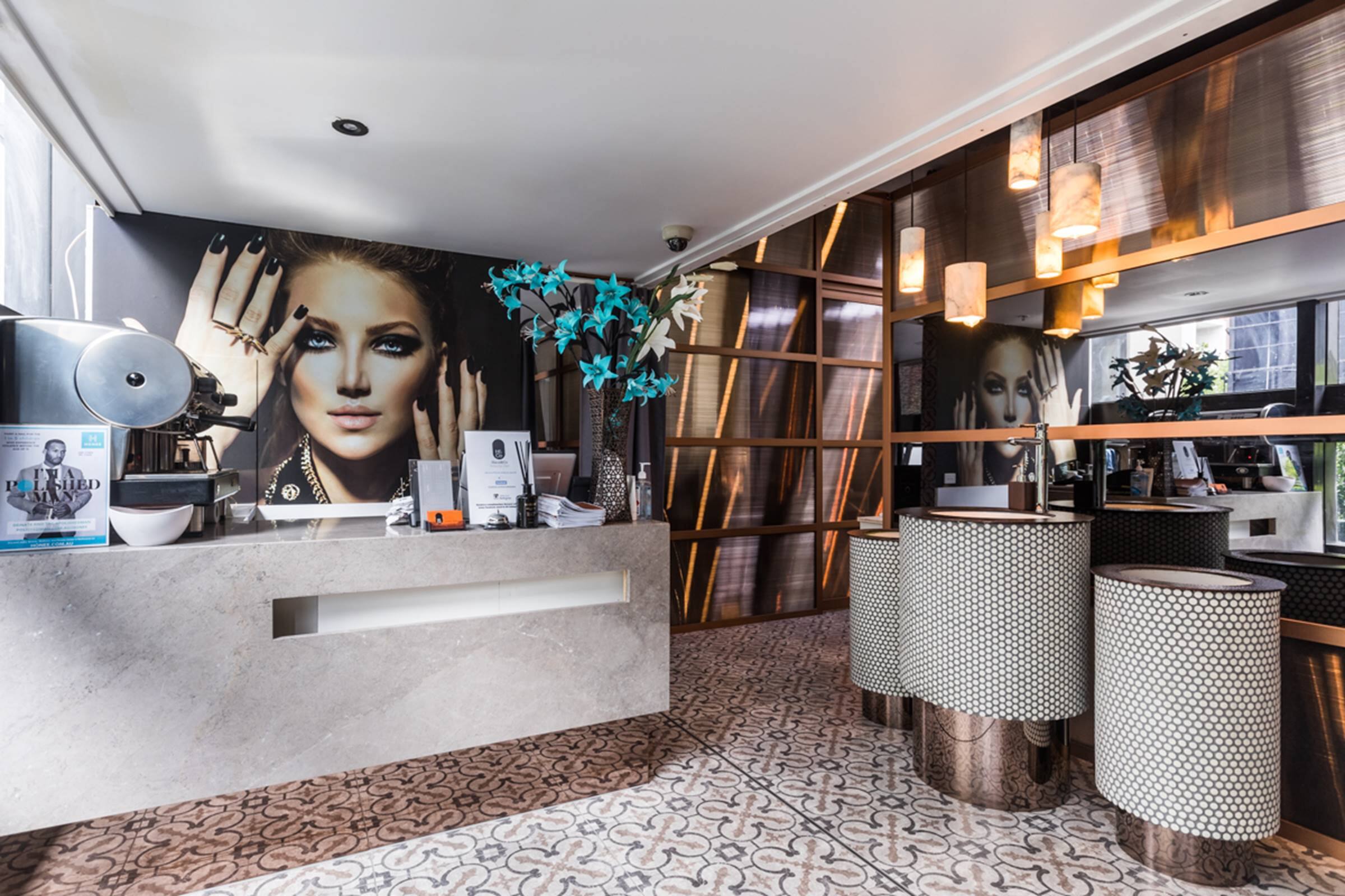 Haus & Co Beauty Bar - Logo