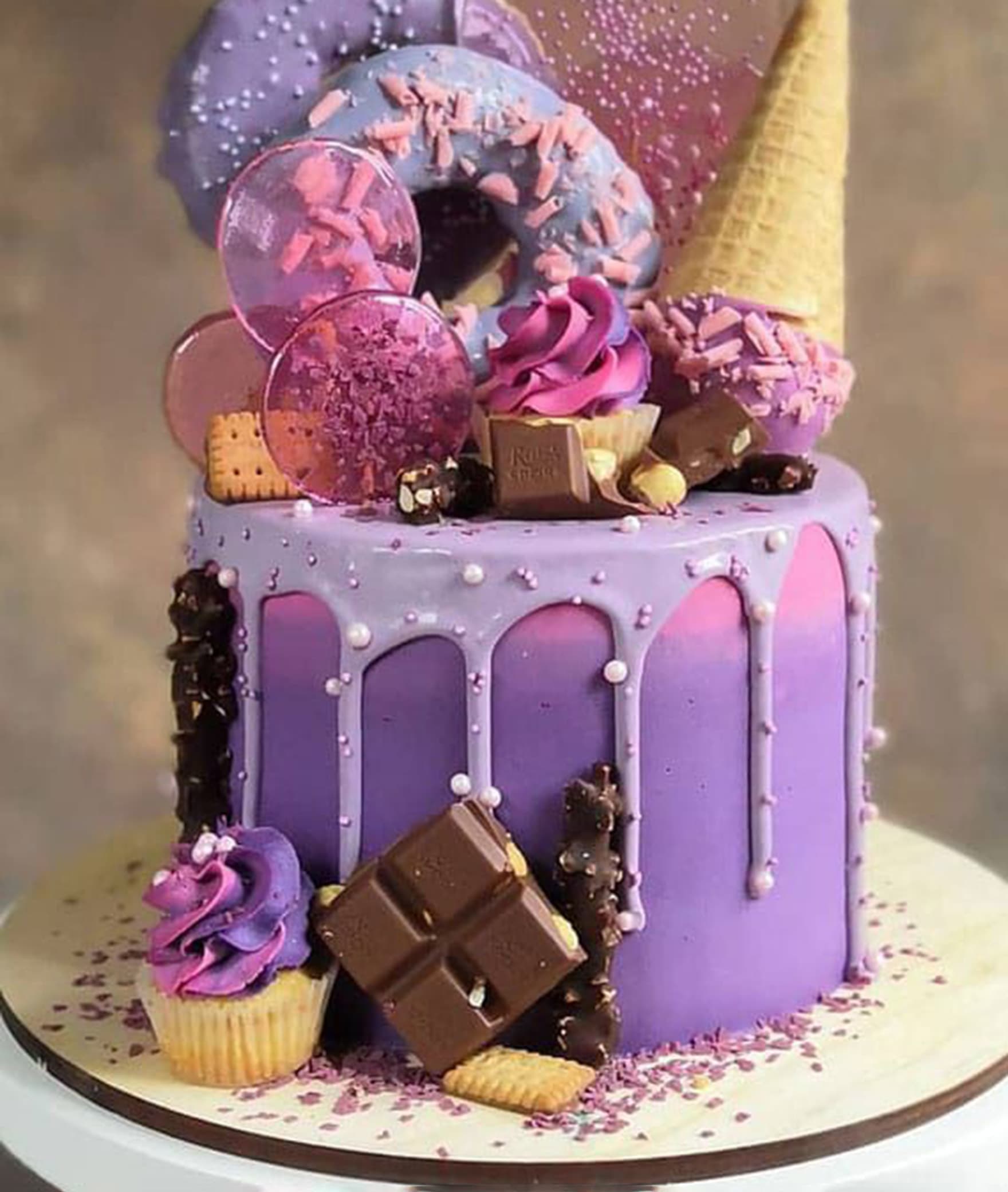 Hazelnut Cake - Logo