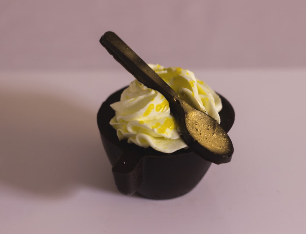 H&B CAKE SHOP - Logo
