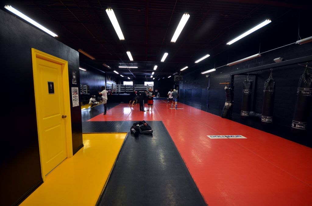 Headrush Training Center - Logo