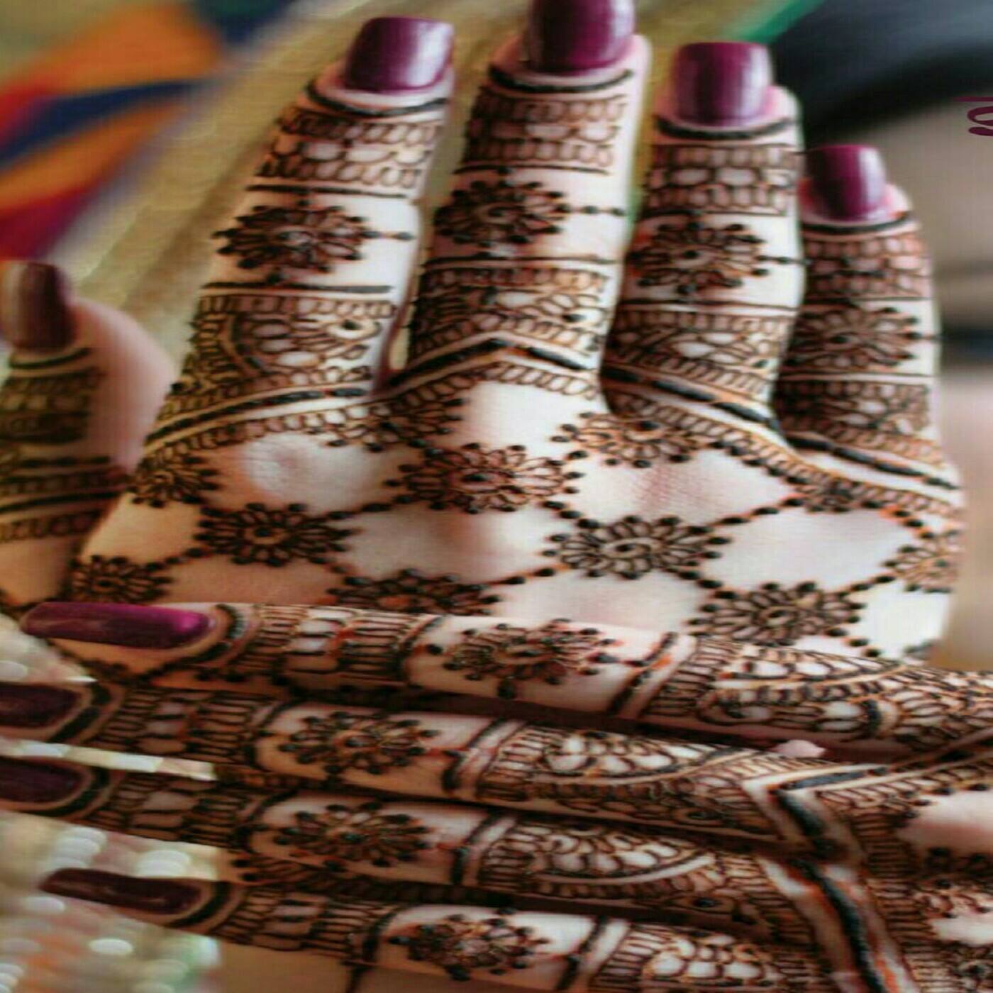 Henna Artist - Logo
