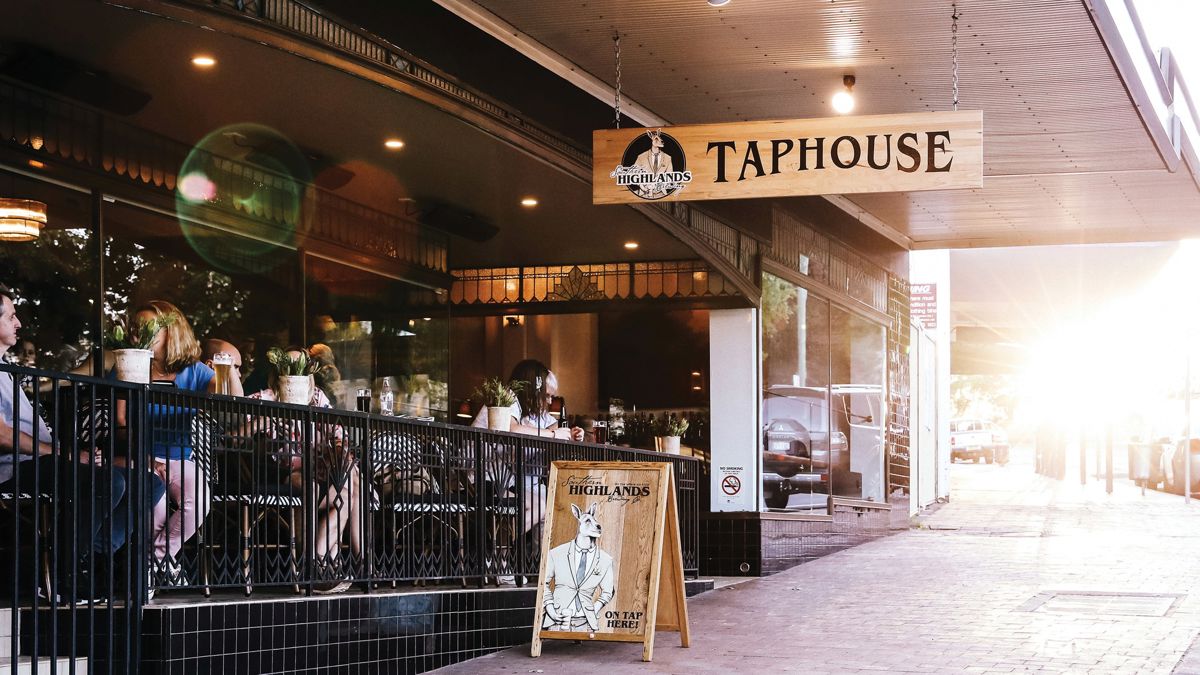 Highlands Taphouse - Logo