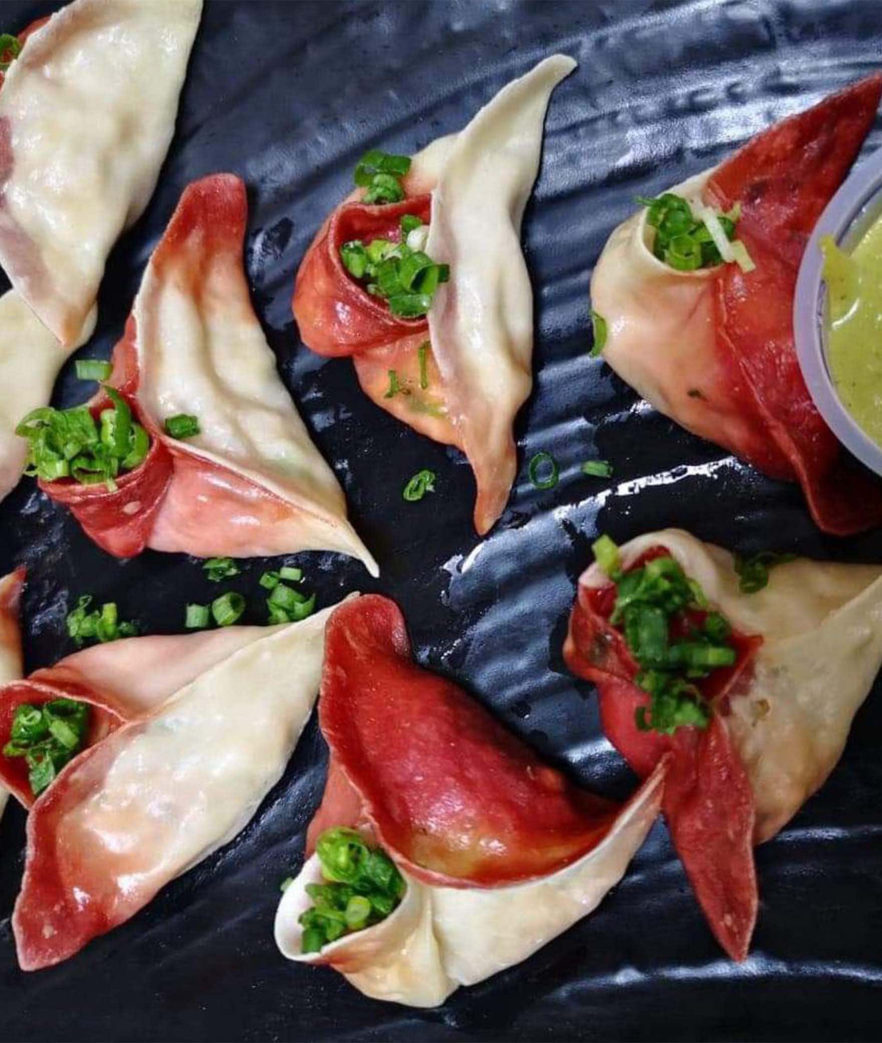 Himalayan Momos - Logo