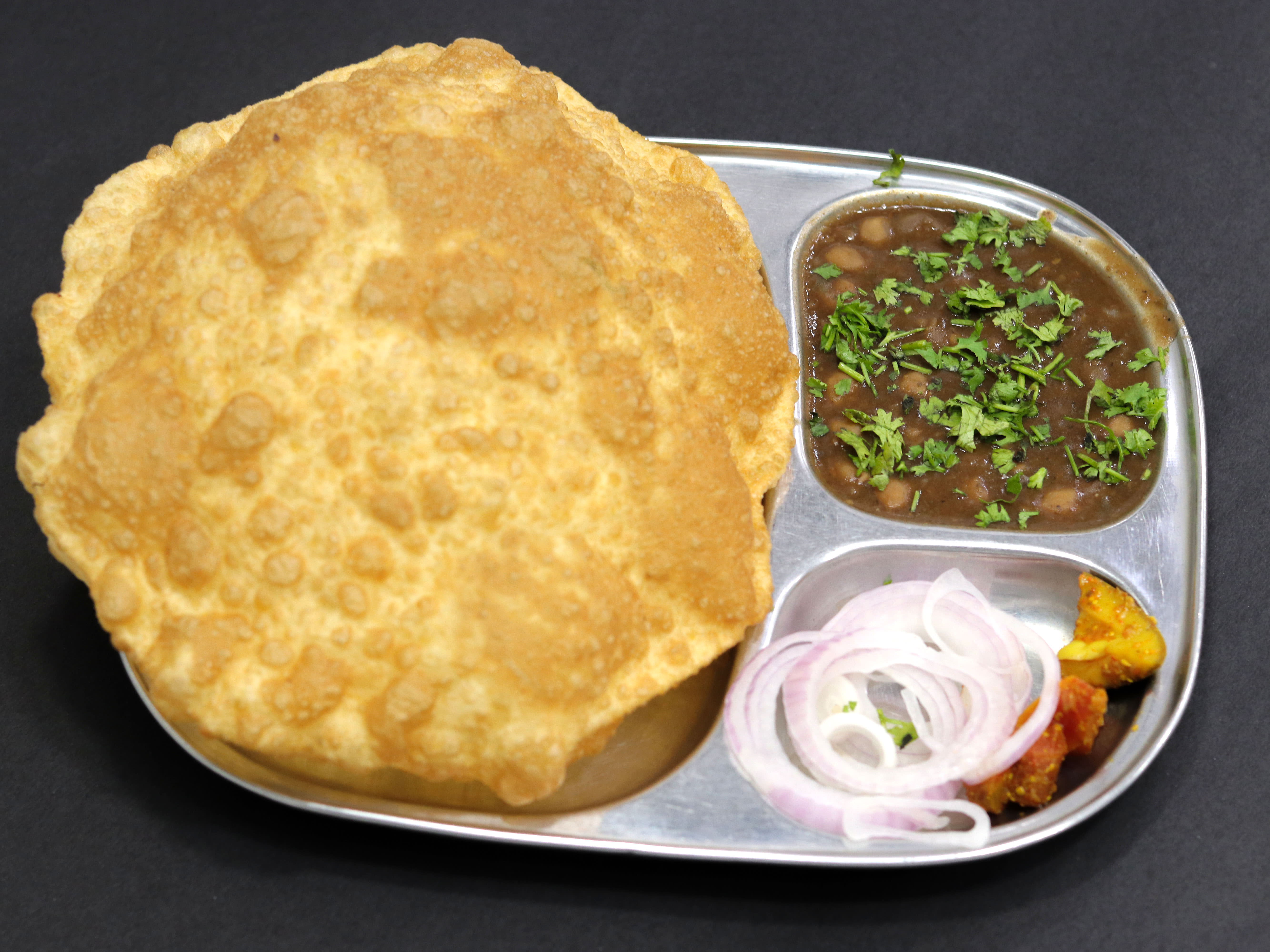 HOB-House of Bhatura - Logo
