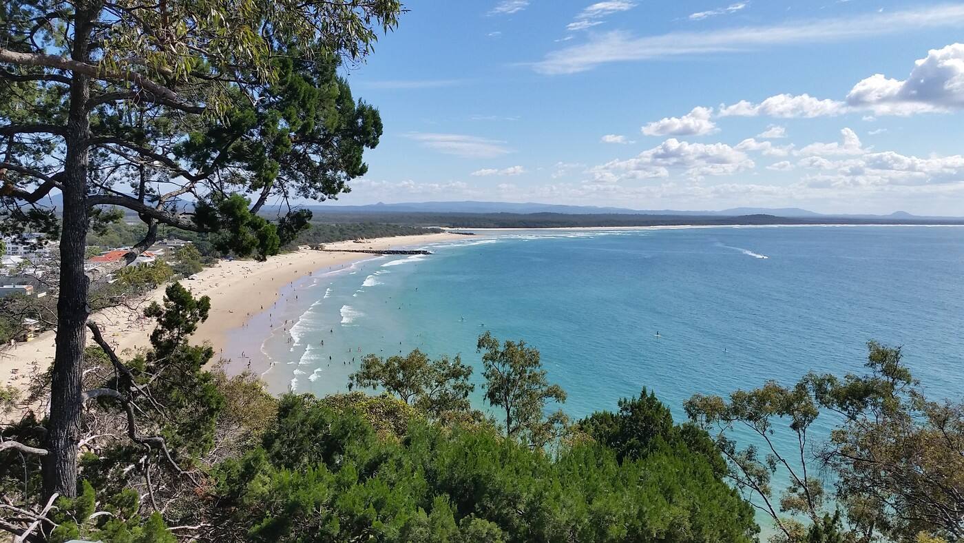 Holiday Homes @ Noosa - Logo