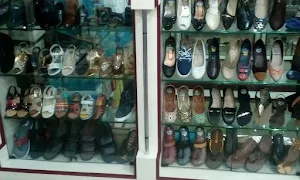 Hollywood Footwear - Cover photo