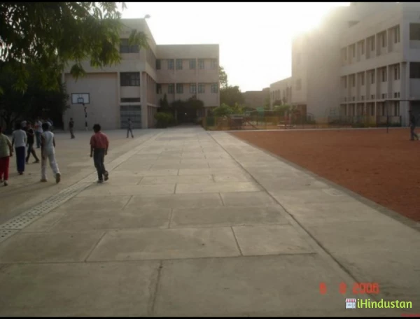 Holy Cross Senior Secondary School - Logo