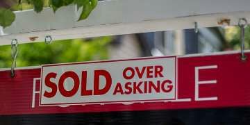 HomeLife/Miracle Realty - Mushtaq Khan Broker - Logo