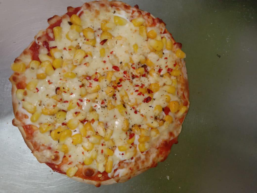 HOME MADE PIZZA & SNACKS - Logo