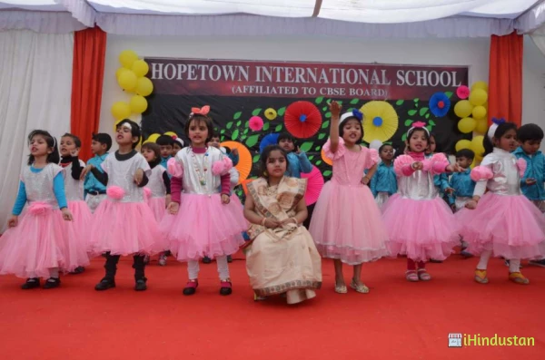 Hopetown International School - Logo