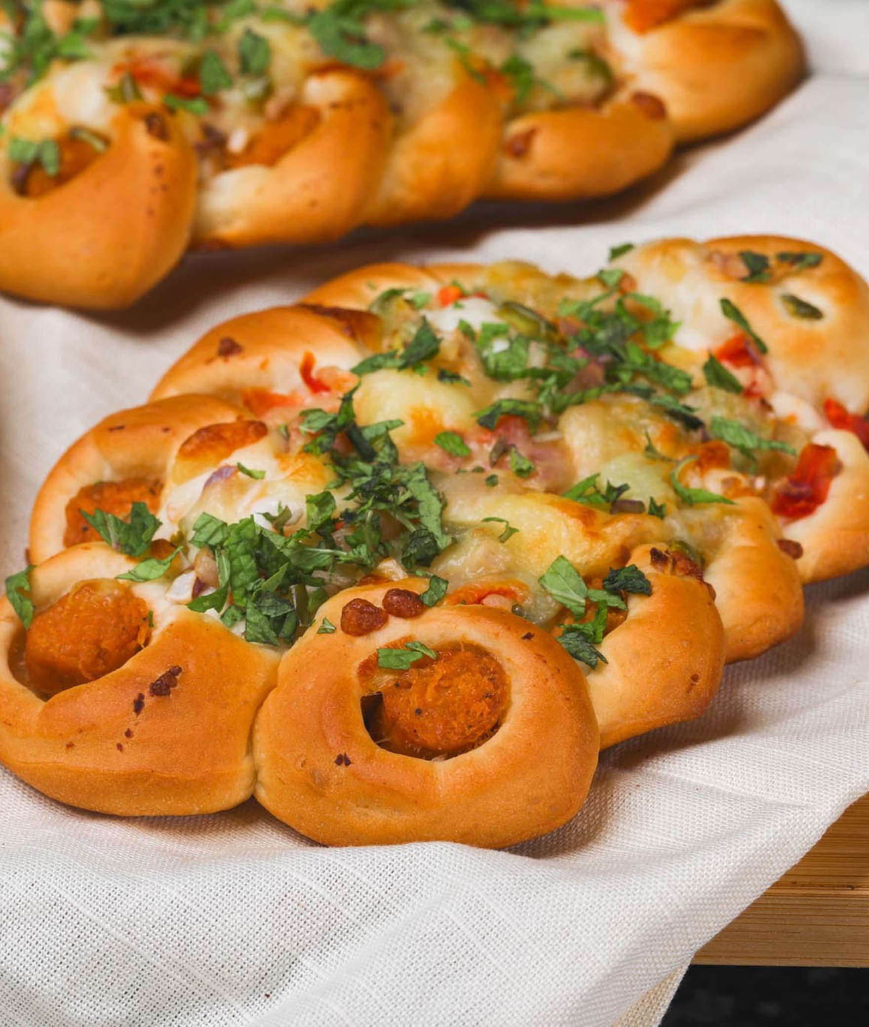 Hot Breads - Logo