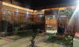 Hotel Palavi - Cover photo