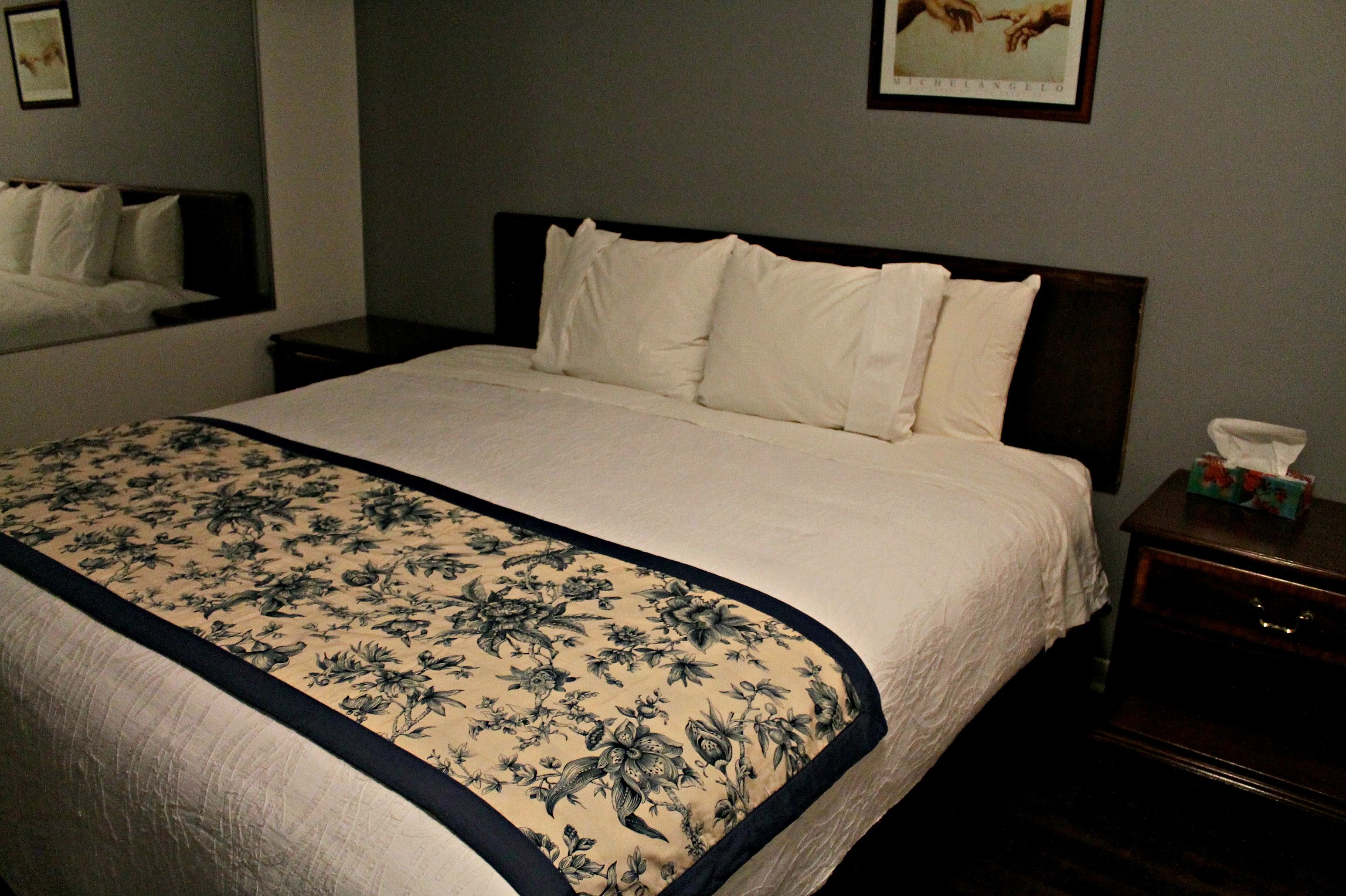 Hotel Bourbon - Logo